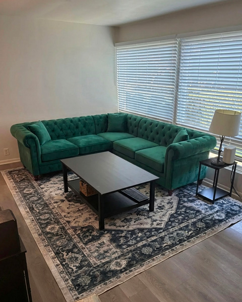 Raum nach dem Ecksofa-Tausch mit DecorViz AI