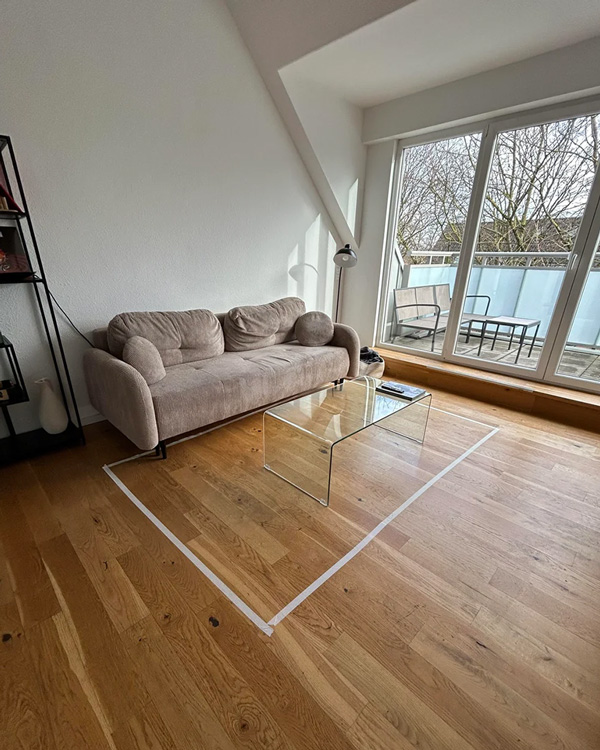 DecorViz Teppich-Visualisierer zeigt einen Teppich in einem echten Zimmerfoto