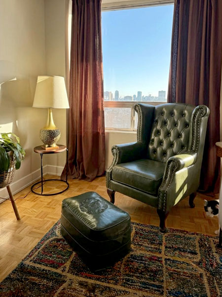 Room photo with an accent chair visualized before buying