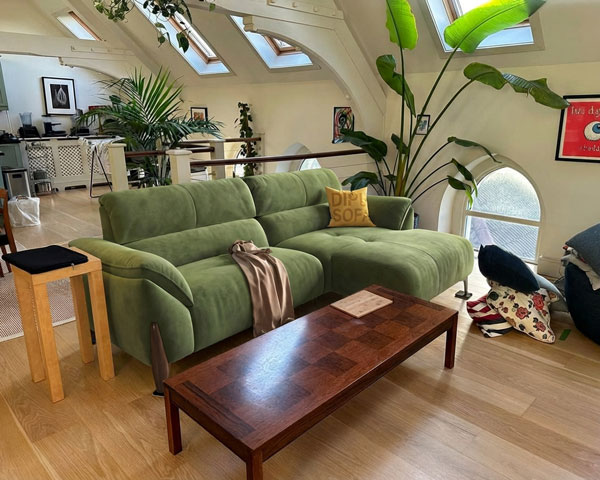 DecorViz KI Sofa-Vorschau in einem Innenraum